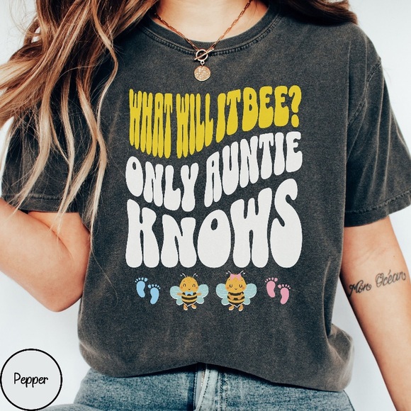 Comfort Colors Tops - 🐝NWOT Gender Reveal T-Shirt for Auntie size 2X 🐝